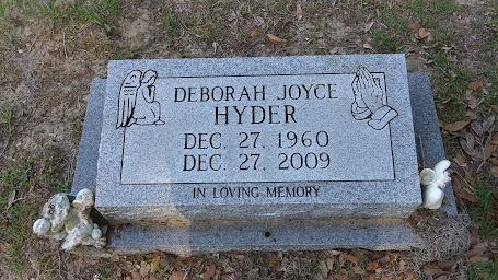 Headstone for Hyder, Debrorah